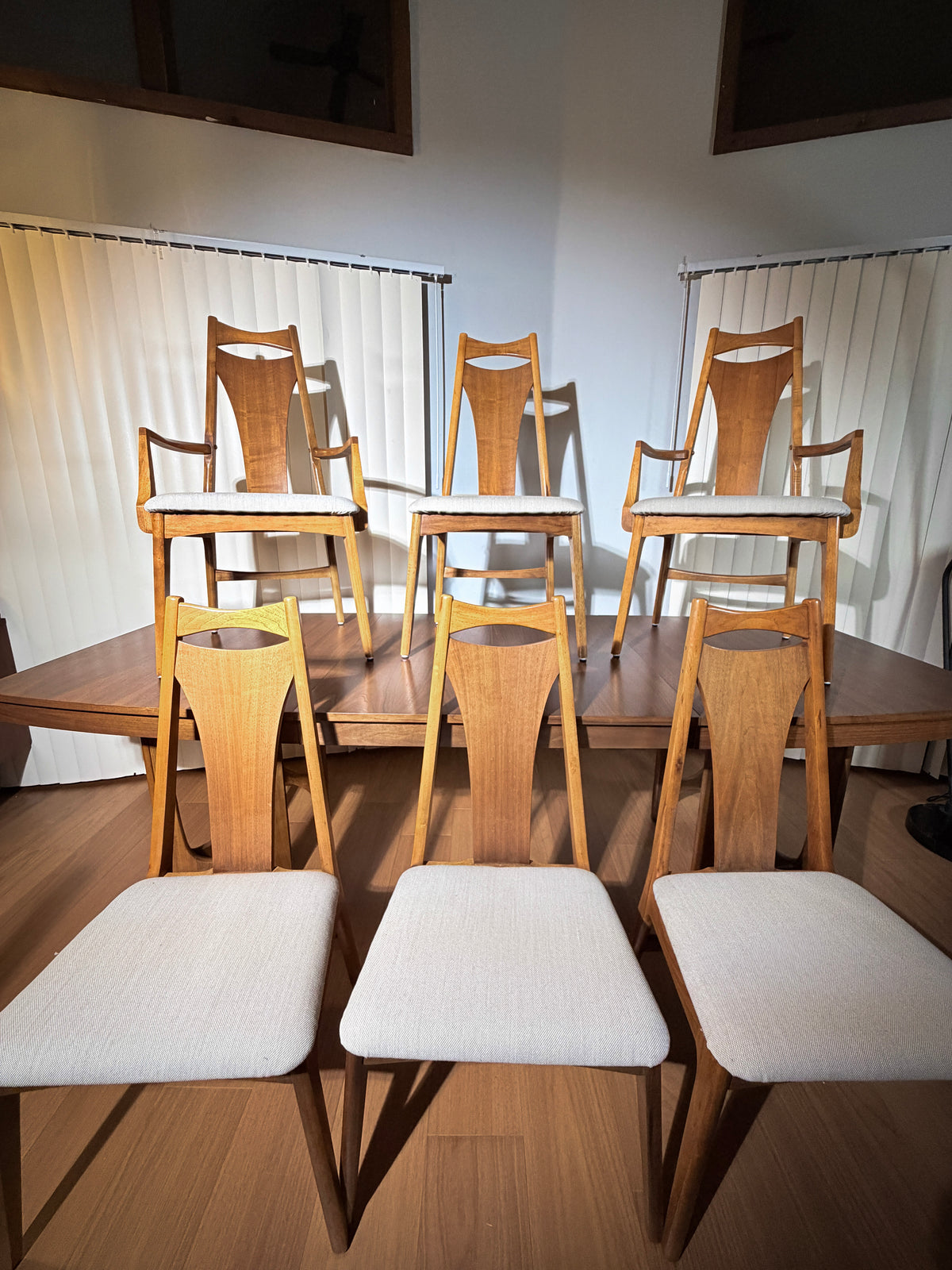 Young Manufacturing Cat Eye Walnut Dining Set — Extension Table & 6 Chairs, Refinished 1960s Mid-Century Modern